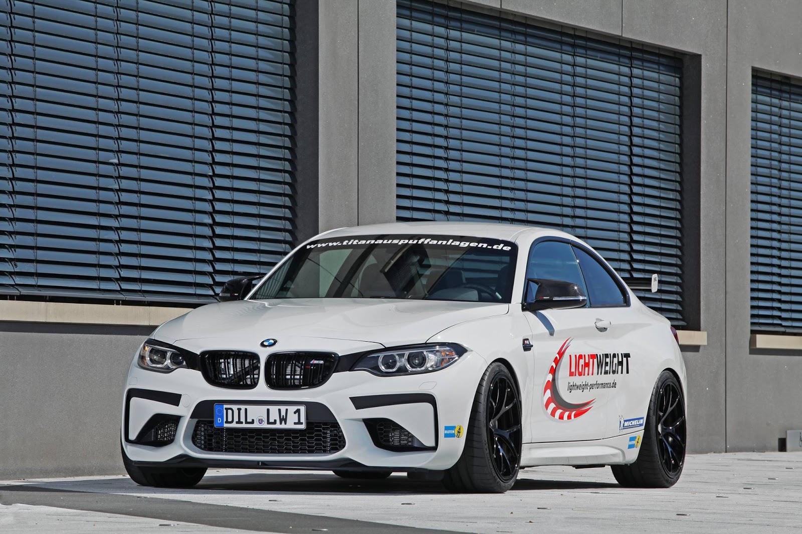 bmw-m2-coupe-by-lightweight-performance-10