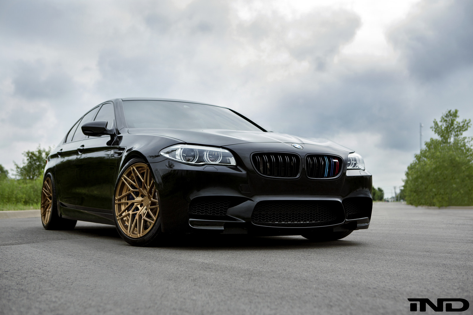 bmw-m5-with-carbon-aero-kit-9