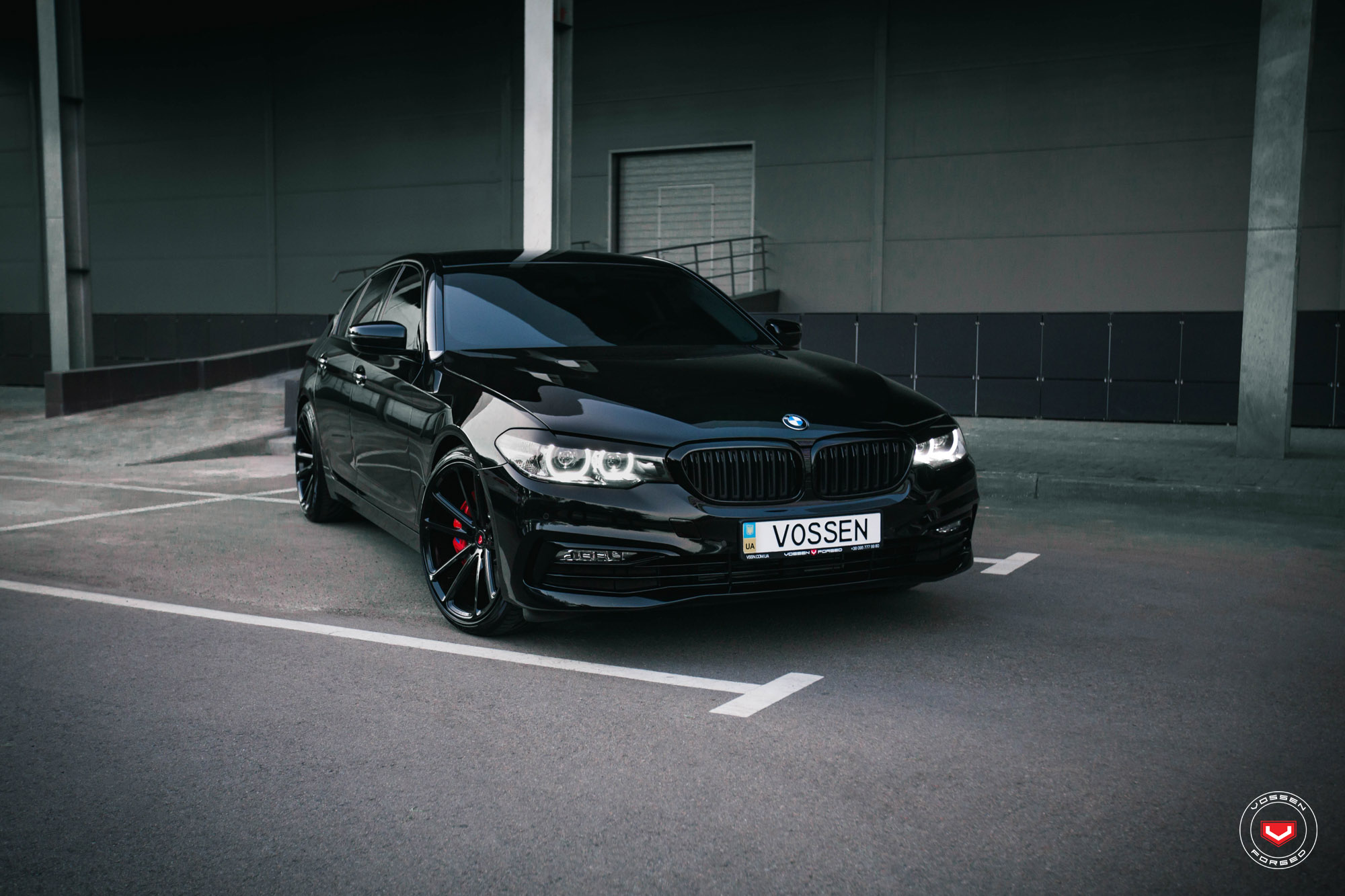 Carbon Black Metallic G30 BMW 5-Series with Vossen Wheels (17)