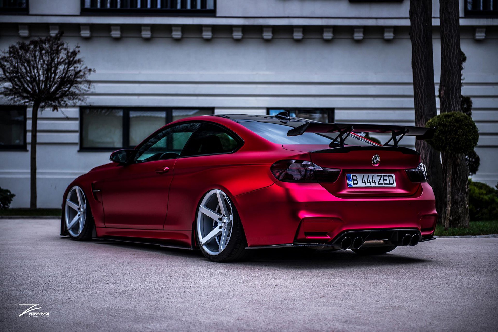 Satin Red BMW M4